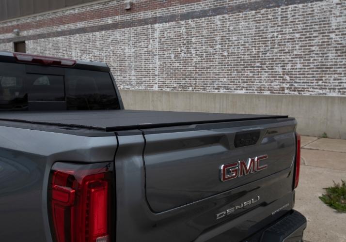 Lomax Stance Tonneau cover on a GMC Sierra. 