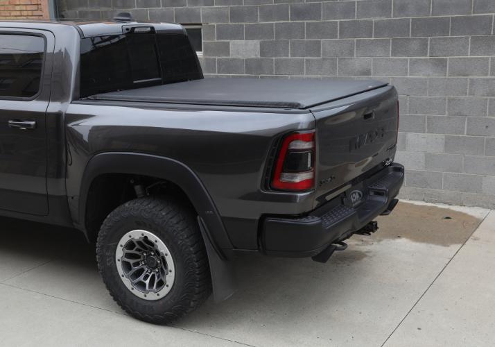 Access Limited 2022-24 Toyota Tundra 6' 6" (w/ deck rail)