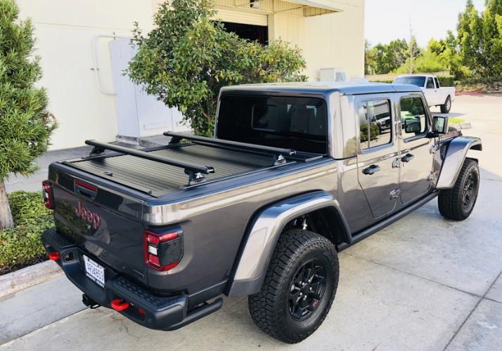 Yakima tracks and HD bars installed on the Truck Covers USA American Roll Cover.